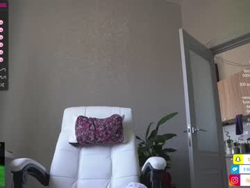 Nude cam girl kronniekray image #4366190