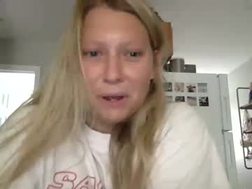 Nude cam girl ladybluereads image #2154569