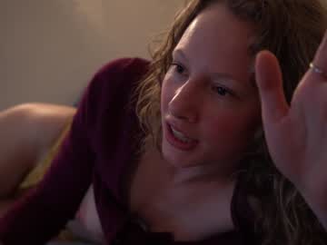 Nude cam girl sistinehashands image #3810989