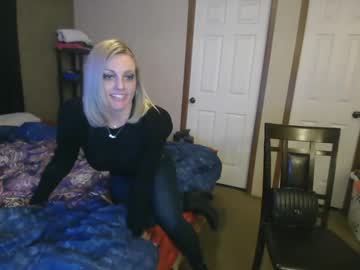 Nude cam couple dave4ubb420 image #3850189