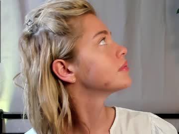 Nude cam girl dollorrie image #2257702