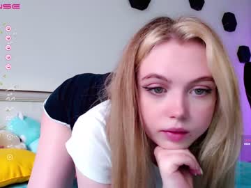Nude cam girl small_blondee image #4173756