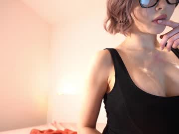 Nude cam girl reei__ image #5957772