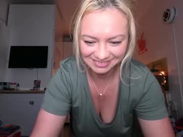 Nude cam girl kiradivine image #3311645