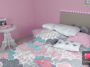 Nude cam girl little_effy18 image #1797635