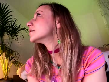 Nude cam girl juicyandthepussyblvd image #1346195