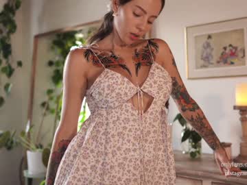 Nude cam girl effyloweell image #2637861