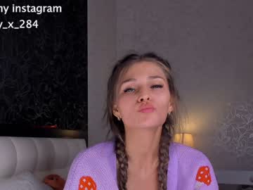 Nude cam girl queenafina image #4783405