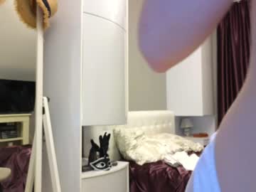 Nude cam girl kr1stinarrow image #4999508