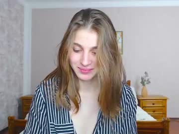 Nude cam girl little_kitt1y_ image #5582812
