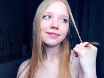 Nude cam girl hug_honestly image #5773389