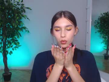 Nude cam girl li1lee_cherry image #2449610