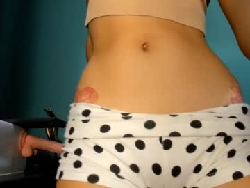 Nude cam girl akino_17 image #1994634