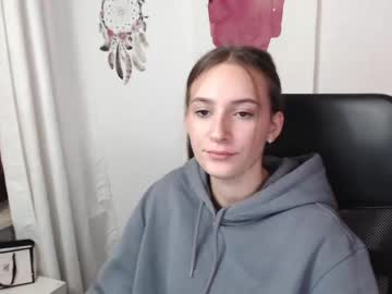 Nude cam girl lili_petit image #3100843