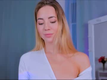 Nude cam girl emmi_rosee image #3014336