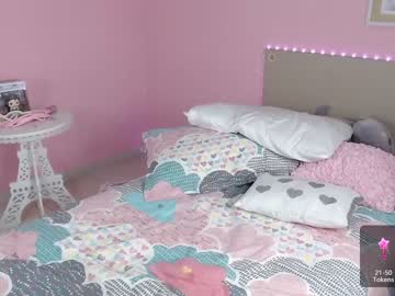 Nude cam girl little_effy18 image #1797531