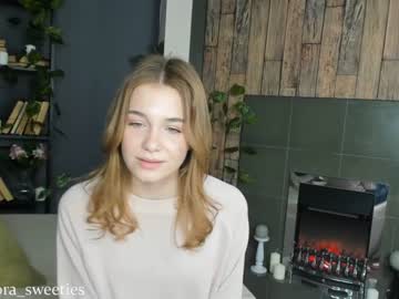 Nude cam girl thomashelena image #1233508