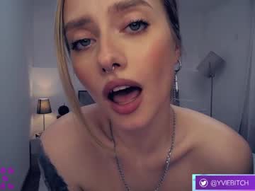 Nude cam girl _yvie_ image #4496466