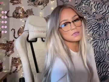 Nude cam girl ari_02 image #5086215