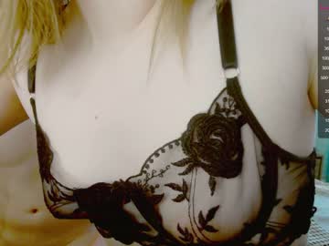 Nude cam couple lucky_tweet image #2754223