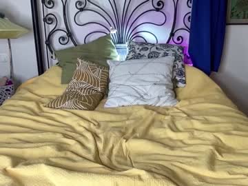 Nude cam girl bush_mia image #3916900