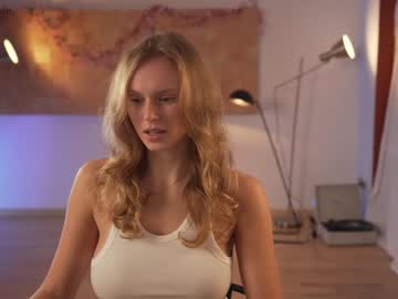 Nude cam girl chillwithkira image #2750809