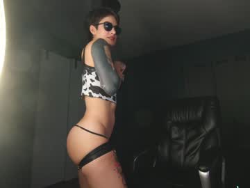 Nude cam girl aynmarie image #5726491