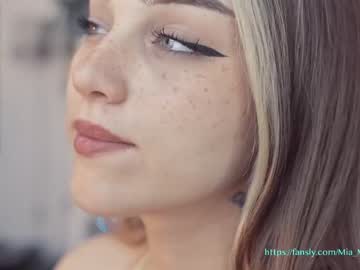 Nude cam girl mia_milagros image #1870738