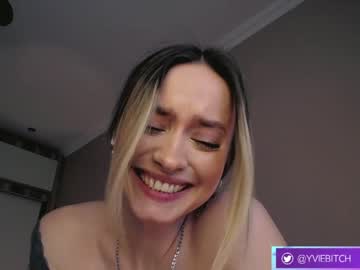 Nude cam girl _yvie_ image #3766896