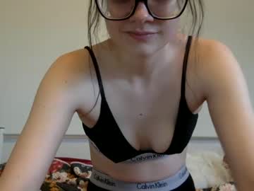 Nude cam girl hi_so_shy image #1618331