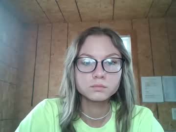 Nude cam girl ellieozark image #4525745