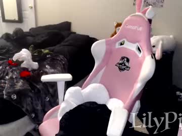 Nude cam girl lilypixel image #2760298