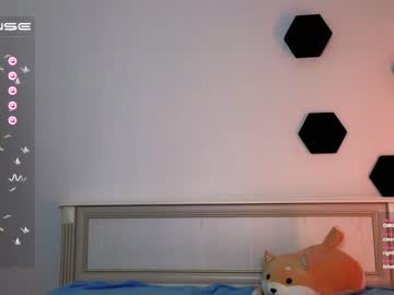 Nude cam girl small_blondee image #4473160