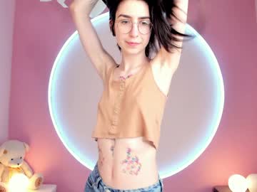 Nude cam girl _dreamgirlunicorn_ image #2406911