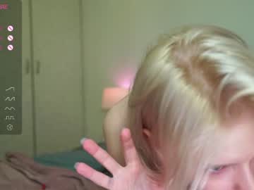 Nude cam girl neondemon_ image #6257683