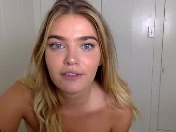 Nude cam girl littlemaryjane19 image #1833296