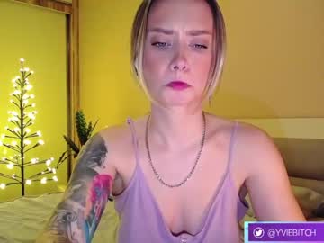 Nude cam girl _yvie_ image #3317308