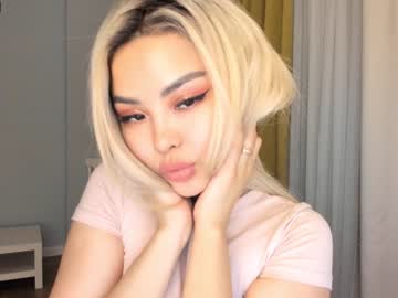 Nude cam girl bae_suz image #201991