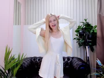 Nude cam girl alien_kitty_ellie image #2375866