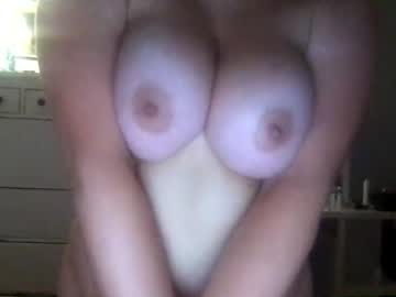 Nude cam girl honeyvalerie image #1770179