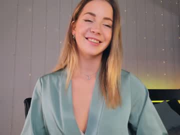 Nude cam girl emmi_rosee image #5823556