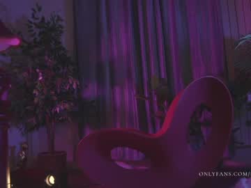 Nude cam girl lucieoude_ image #3213971