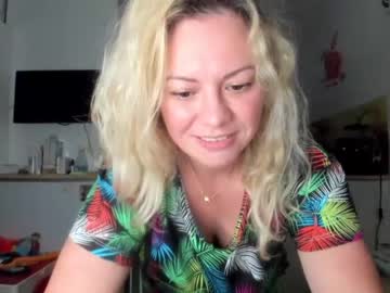 Nude cam girl kiradivine image #3052511