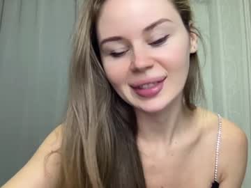 Nude cam girl militonia image #2702292