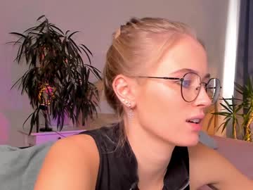 Nude cam girl linellali image #2583452