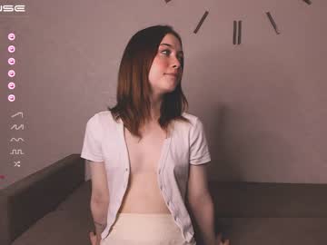 Nude cam girl little_carolina image #4406625