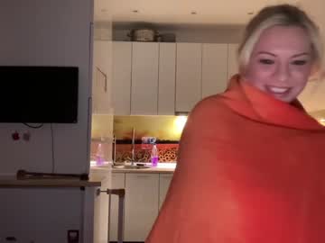 Nude cam girl kiradivine image #3776382