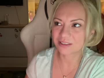 Nude cam girl kiradivine image #3640834