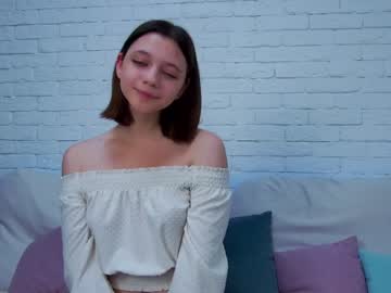 Nude cam girl lilly_bb_girl image #2611373