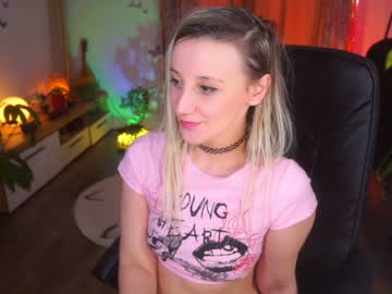 Nude cam girl juicyandthepussyblvd image #3623118